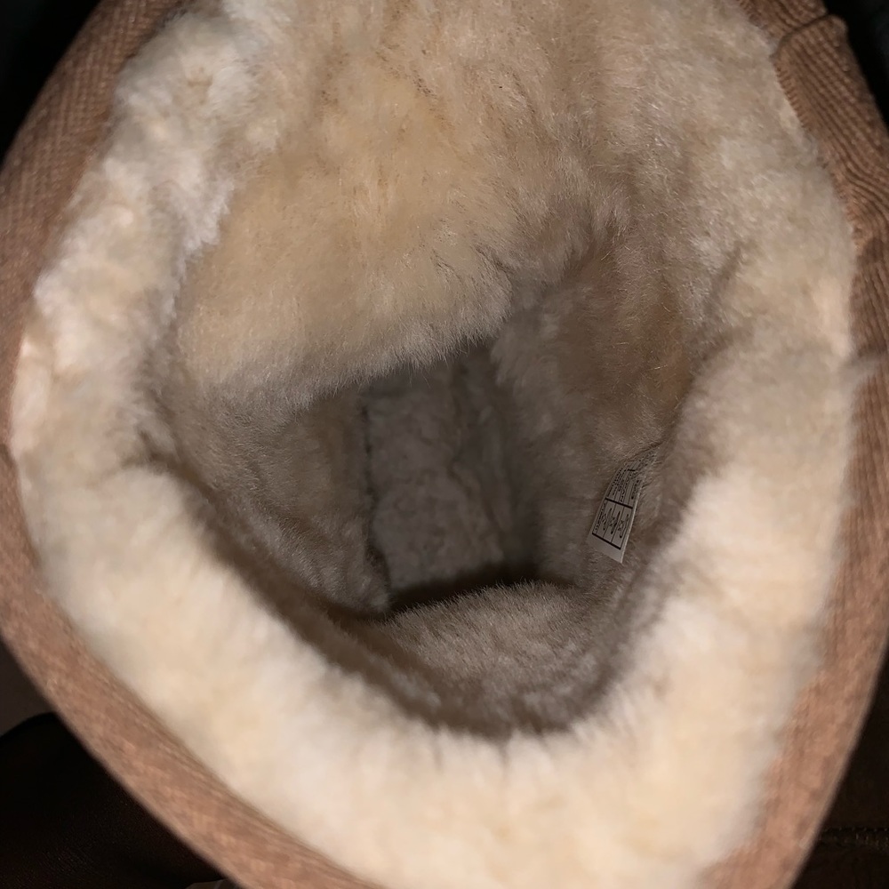 Like New Uggs. Kept In Storage. No Odor Size 8. N… - image 7